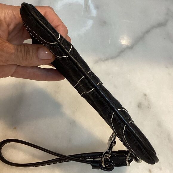 Coach Wristlet Bag Purse Signature Logo Classic Stitch Black Pouch - Picture 10 of 13